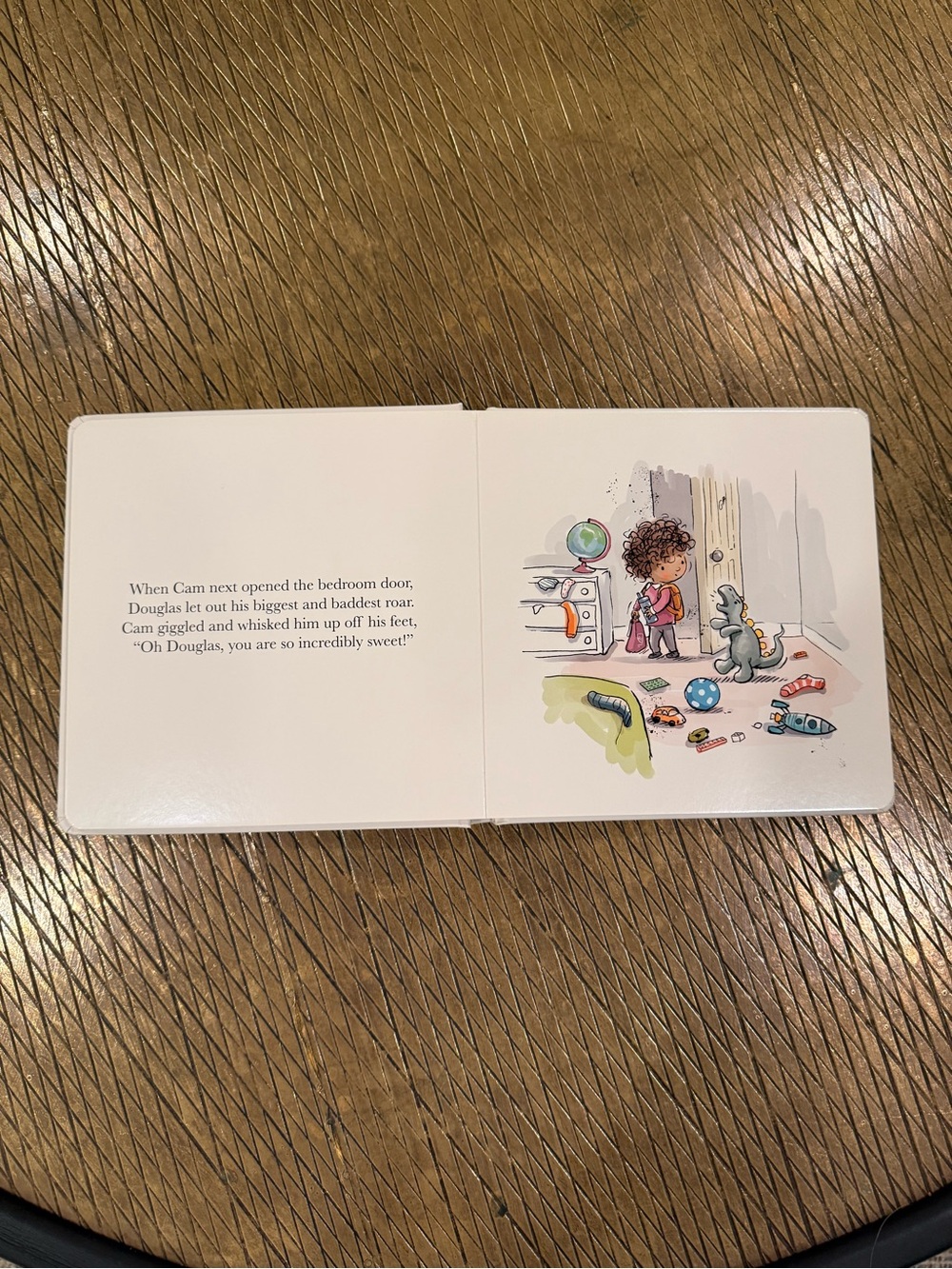 Jellycat The Not So Scary Dinosaur Board Book Ross Williams Gavin Scott BK4NSSD - Picture 4 of 4